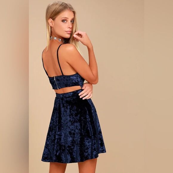 Lulus Velvet Skater Mini Dress, Love Is The Key Keyhole Navy Blue Size Medium - Picture 4 of 5